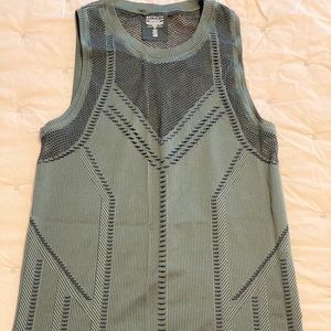 New Athleta Oxygen Tank in Olive XL